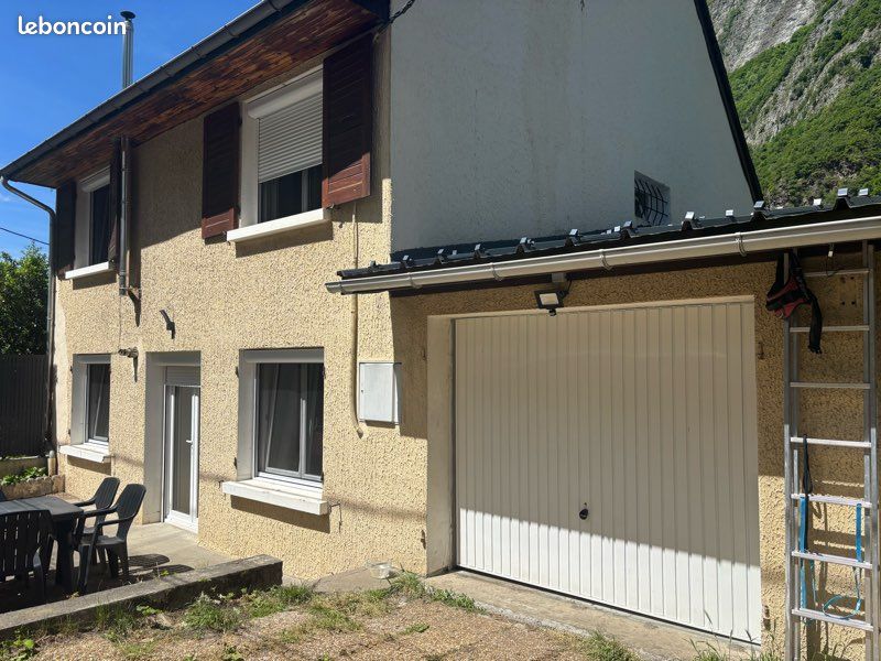 Maison 5 pièces 113 m² · à Livet-Et-Gavet · 113 m² · 259 000 €