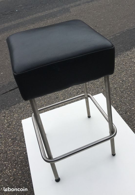 LOT 2 TABOURET NOIR- SIMILI CUIR ET METAL + 1 à emporter gratuit (image 1)