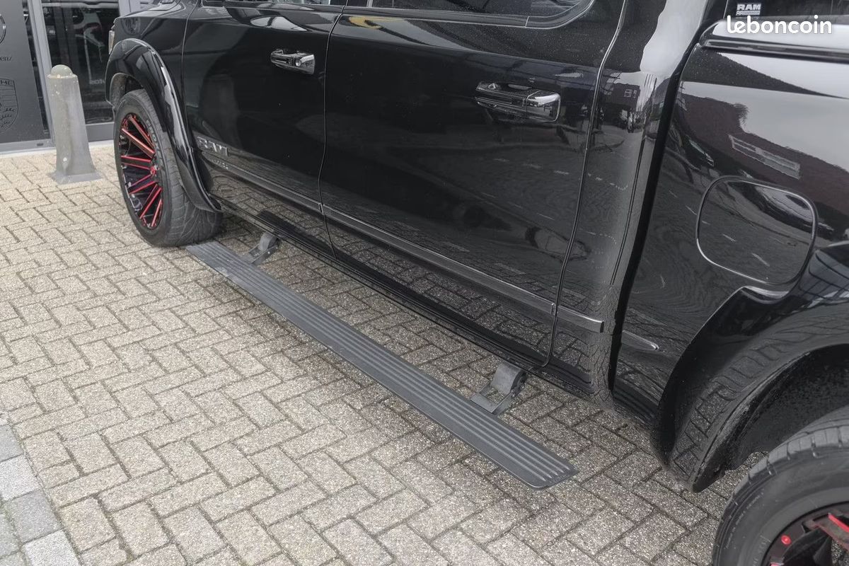 Dodge RAM 1500 Limited Widebody LPG 5.7 V8 HEMI 401 ch 4x4 – Harman Kardon – Air Suspension (image 7)