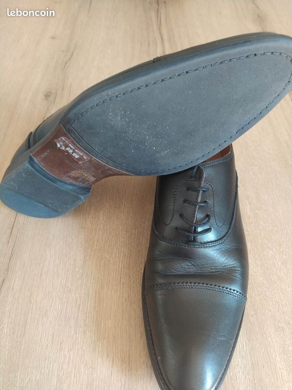 Paire de chaussures de ville Homme taille 41 (image 2)