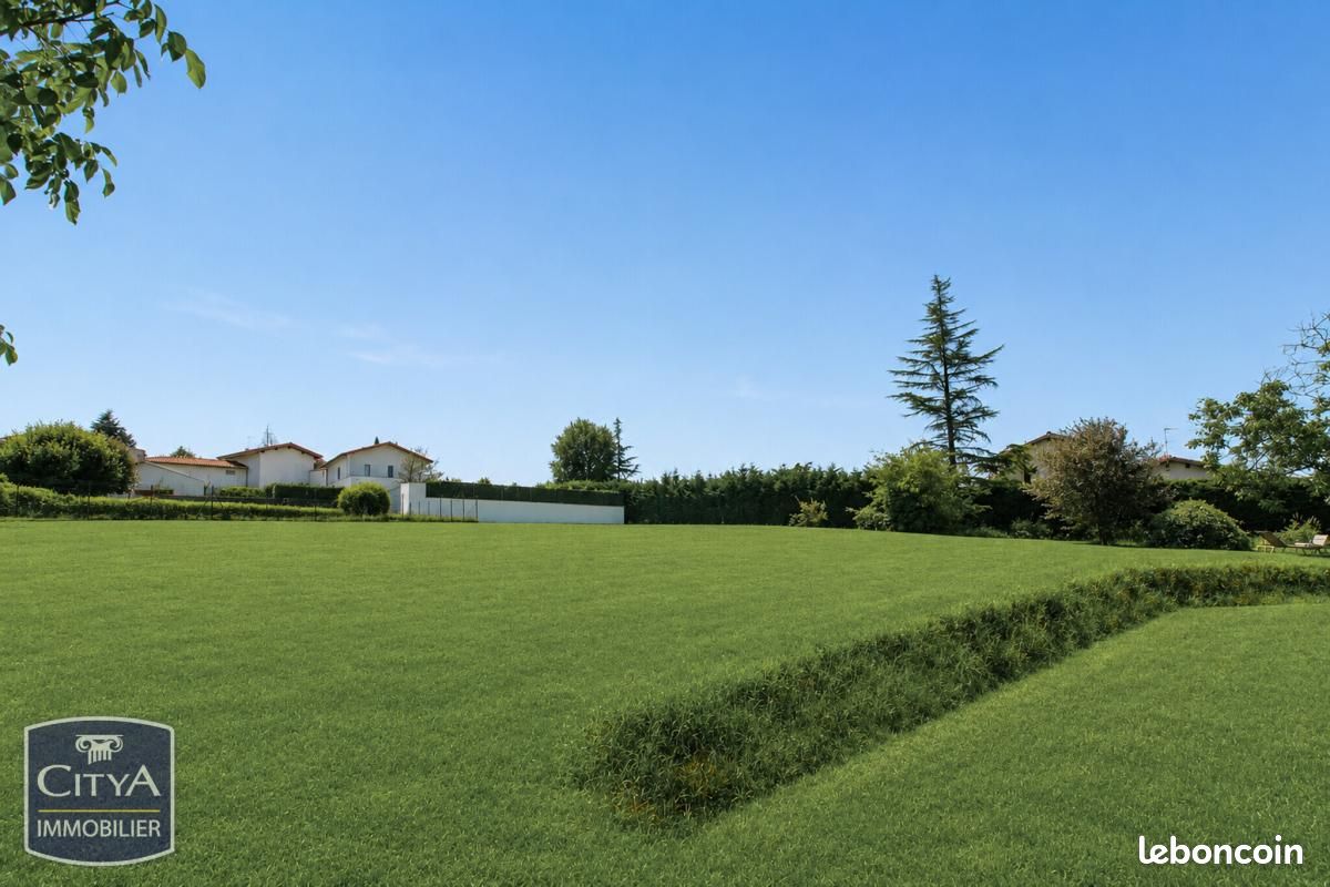 Maison 5 pièces 140 m² · à Lissieu · 140 m² · 700 000 €