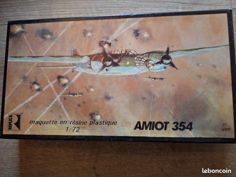 Maquette Avion MACH2 Amiot 351/354 – 1/72 – Bombardier Français