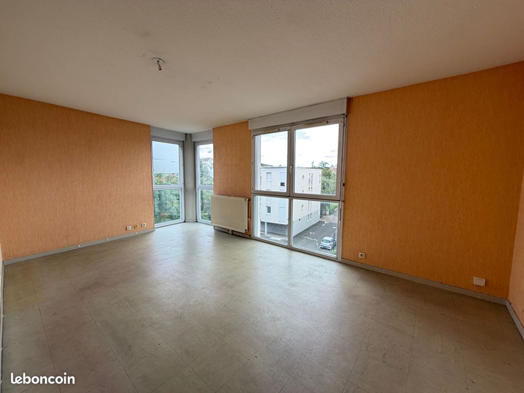 Appartement 3 pièces 66 m² · à Clermont-Ferrand · 66 m² · 99 000 €