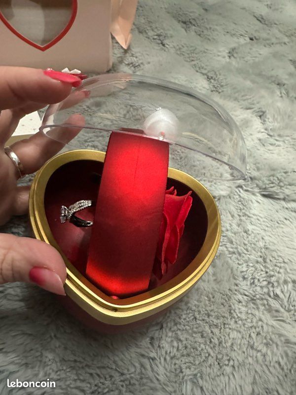 Boîte à Alliance Rose 3D Pop-up - Pour Demande En Mariage, Anniversaire, Saint-Valentin - Cadre Noir, Doublure Douce