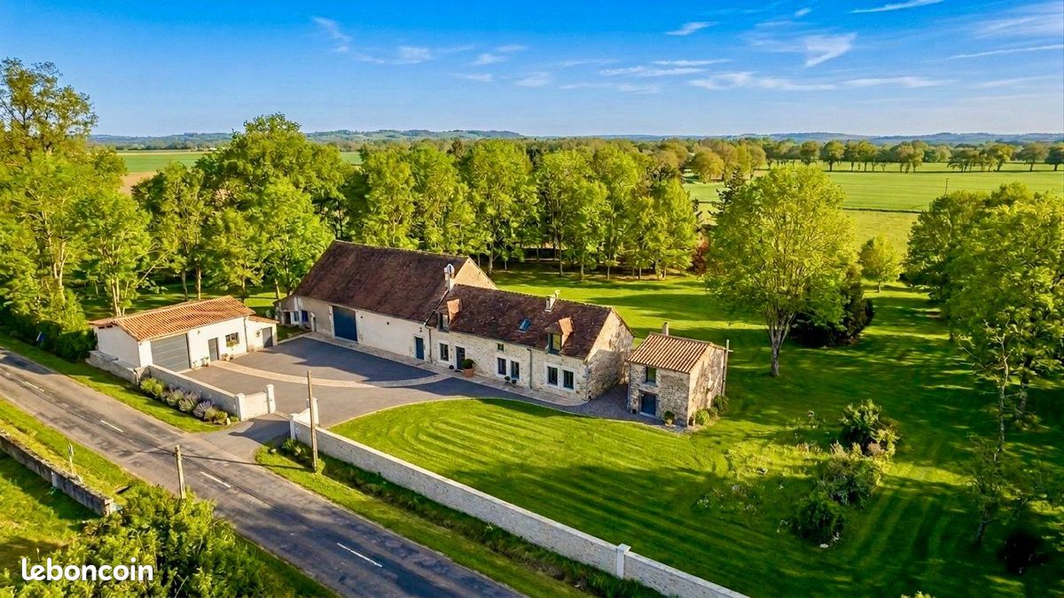 Maison 5 pièces 194 m² · à La Puye · 194 m² · 398 000 €