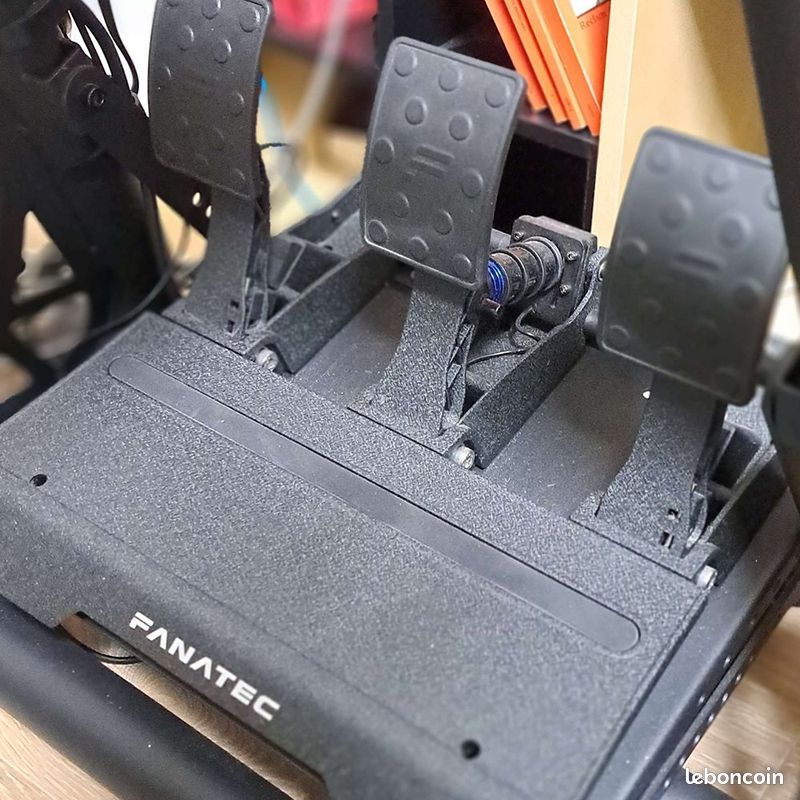 Base FANATEC CSL DD + Volant Formula V2.5x + Pedales Fanatec CSL ELITE V2 [NON COMPATIBLE PS5] (image 2)