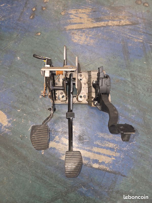 Pédalier complet 207 (image 1)
