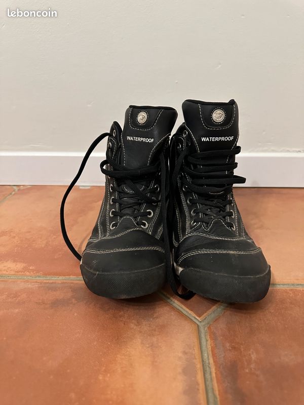 Vend chaussure de moto (image 1)