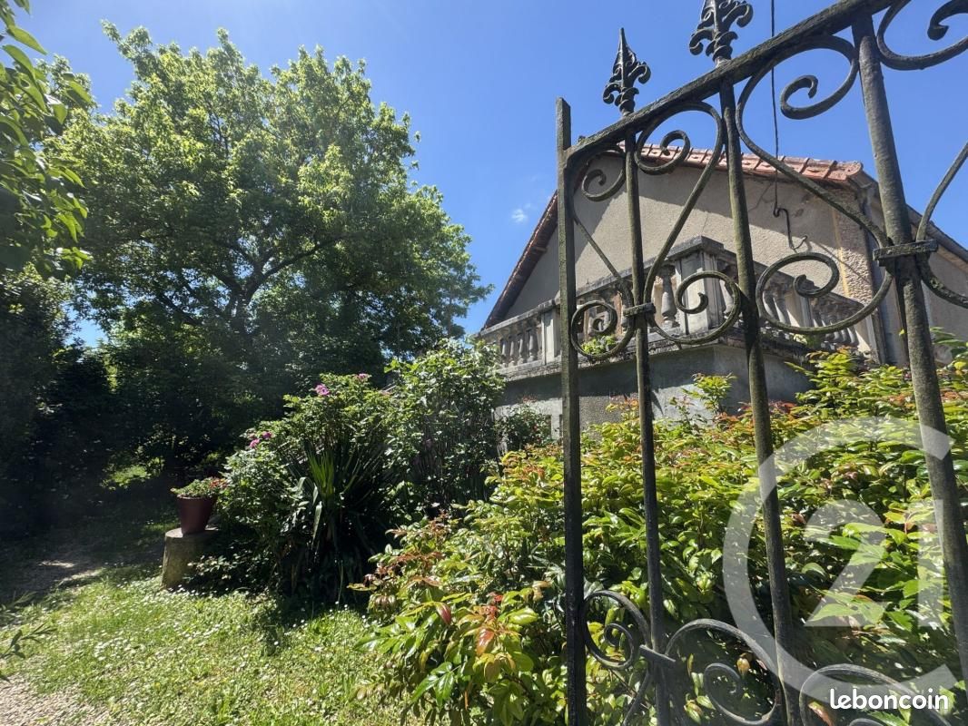 Maison 5 pièces 148 m² · à Flez-Cuzy · 148 m² · 89 000 €