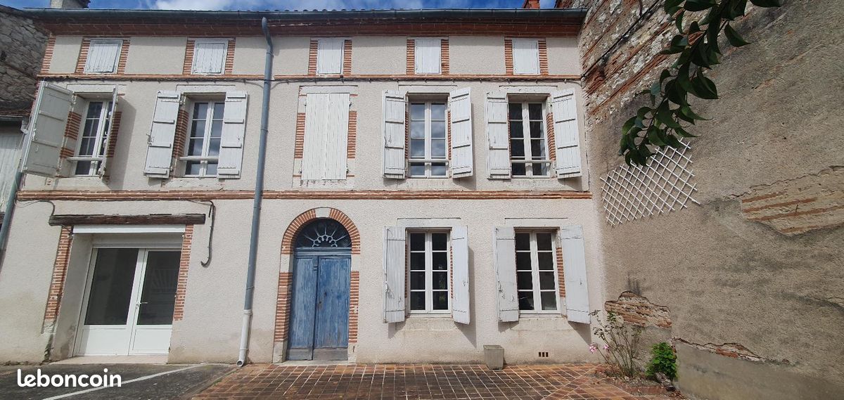 Maison 6 pièces 166 m² · à Valence · 166 m² · 139 100 €