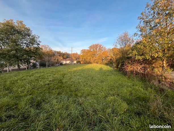 Terrain 1 040 m² Aubiac