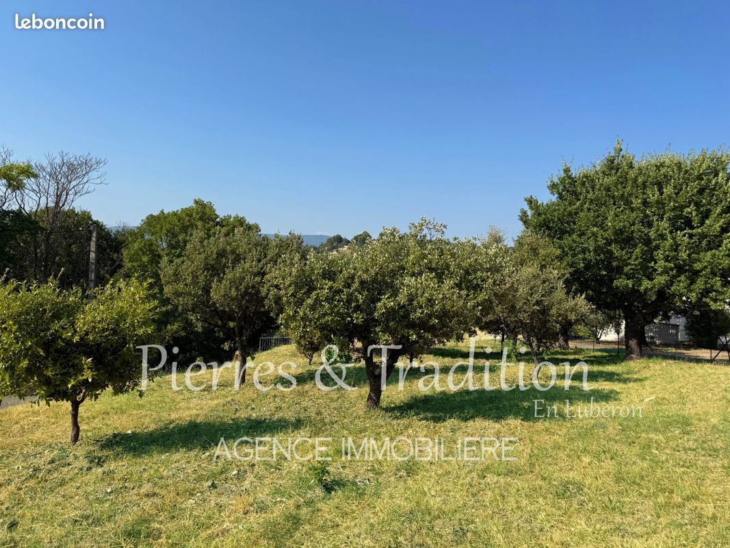 Terrain 1270 m² · à Apt · 1 270 m² · 135 000 €