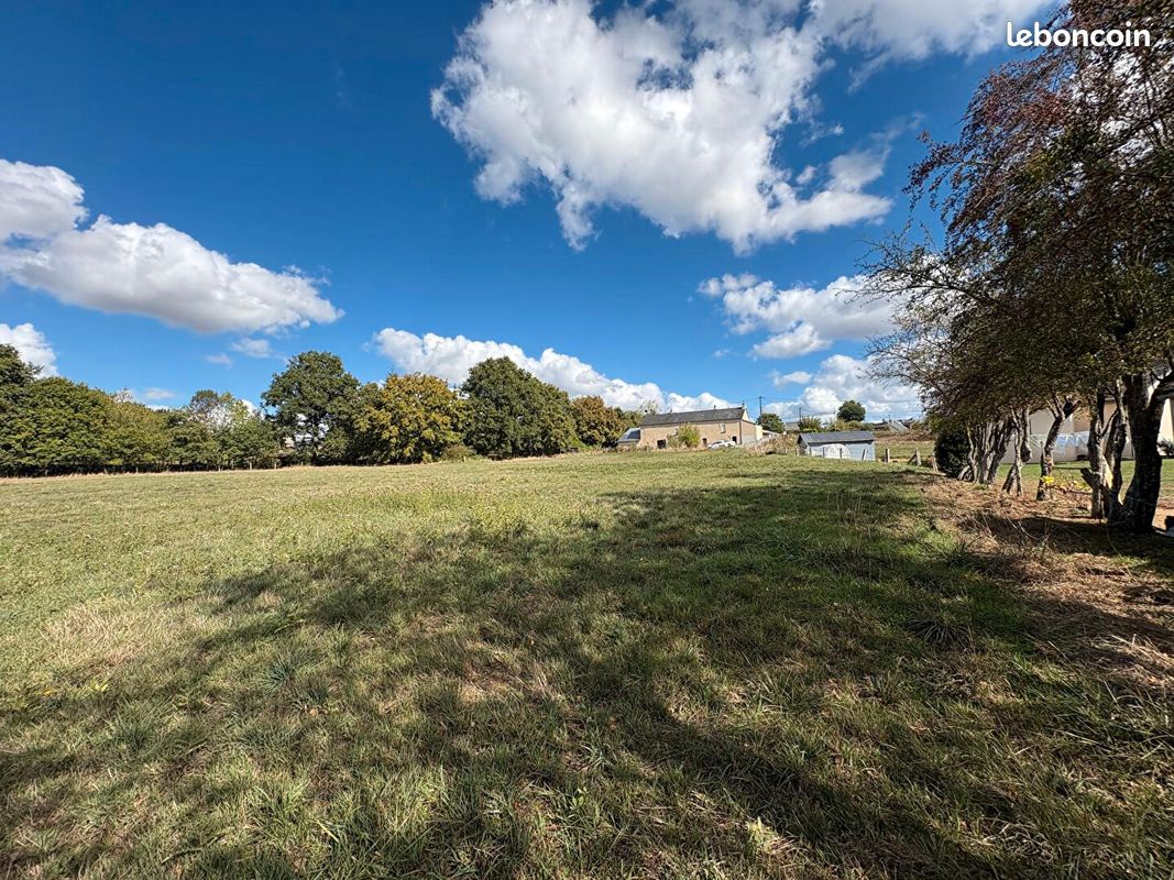 Terrain 10689 m² · au Bourgneuf-la-Forêt · 10 689 m² · 76 420 €