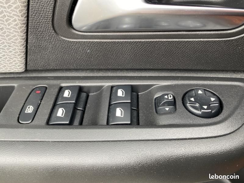Citroen C4 BlueHDi 130ch S&S Shine EAT8 (image 21)