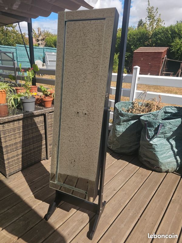 Armoire à bijoux et miroir (image 1)