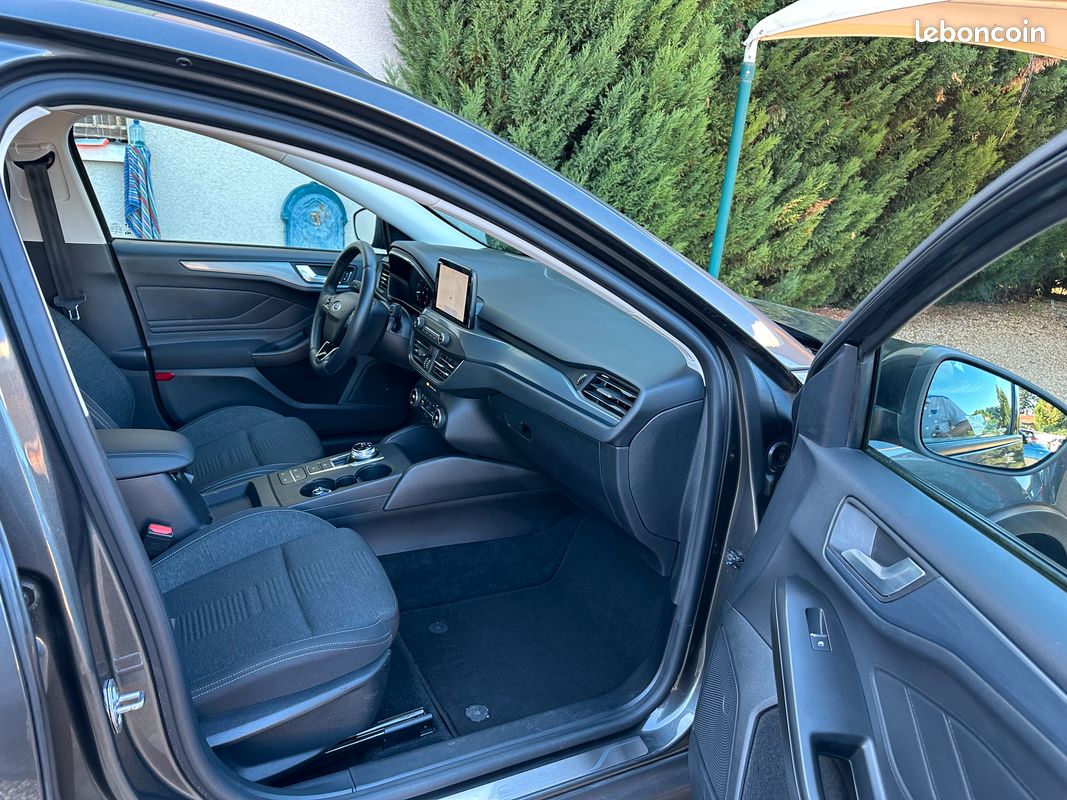 ✨PROMO Ford Focus 1.0 EcoBoost 125ch Active (feux leds + CarPlay + gps + ...) Boite auto 2020 (image 10)