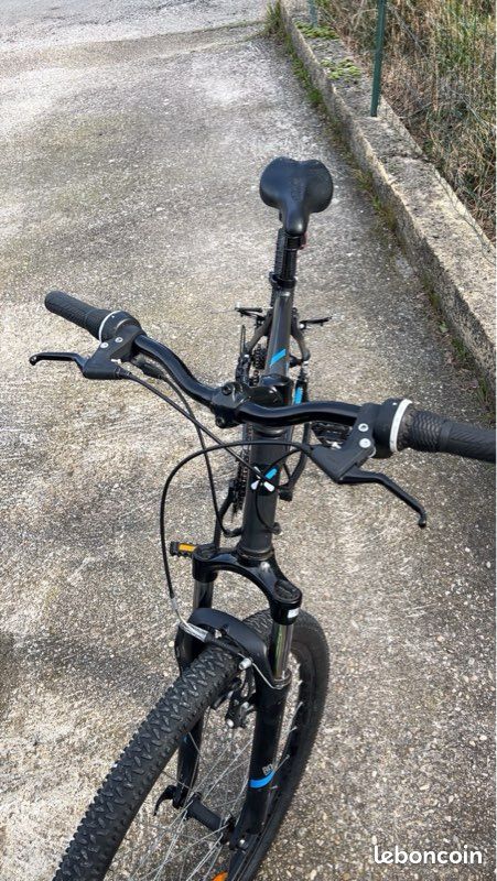 Un lot de trois vélos et d’un porte vélo (image 4)