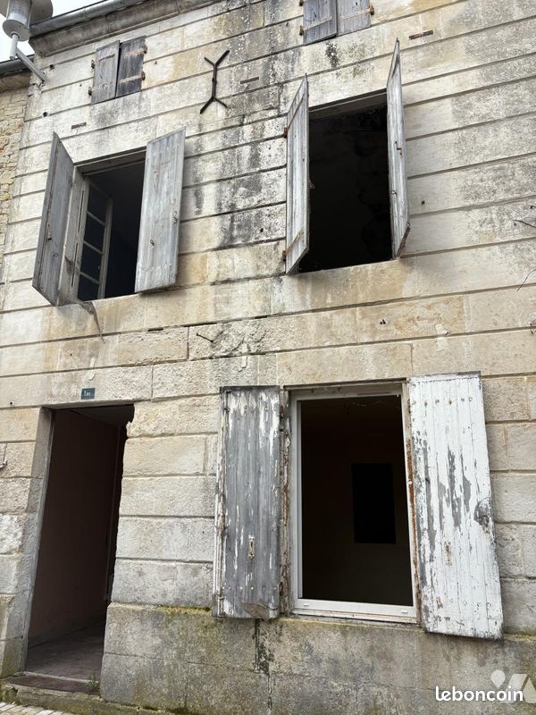Maison 3 pièces 59 m² · à Saint-Hilaire-la-Palud · 59 m² · 49 000 €