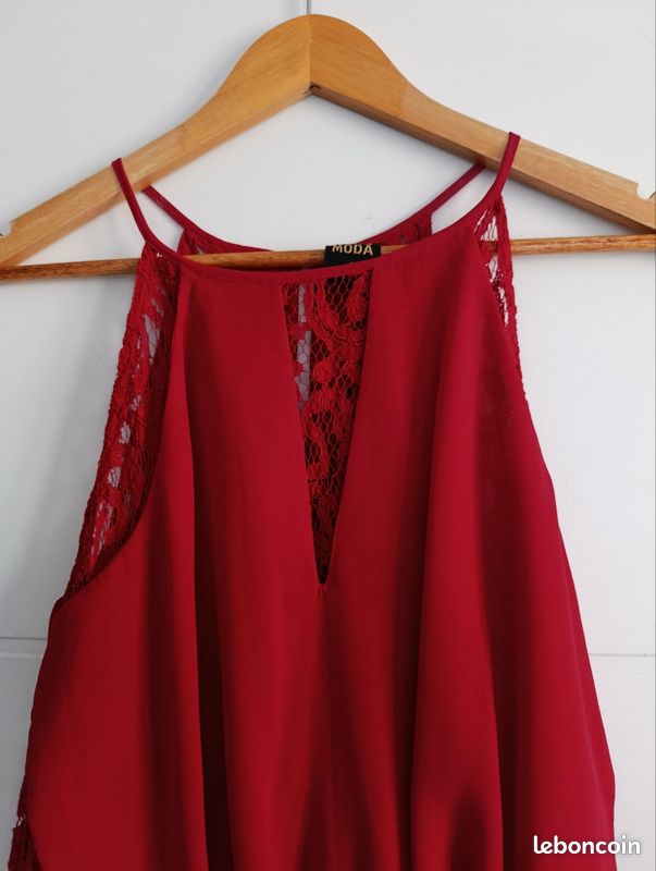 Robe Dentelle Rouge Vero Moda - Taille S - Style Moulant - Occasion Très Bon état