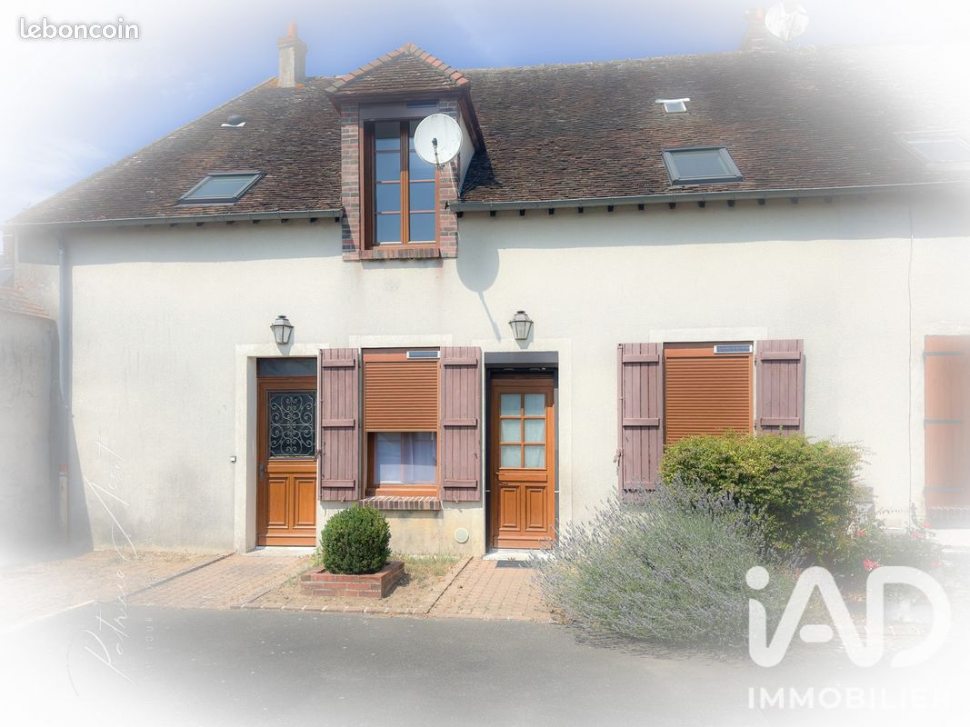Appartement 3 pièces 77 m² · à Château-Landon · 77 m² · 870 €