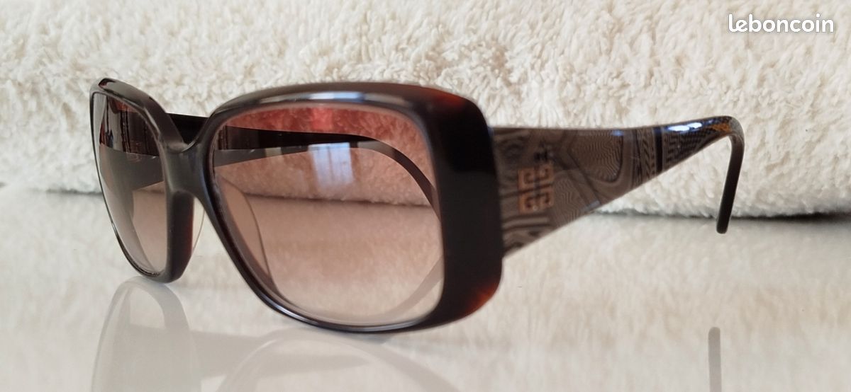 Lunette de soleil Givenchy (image 4)