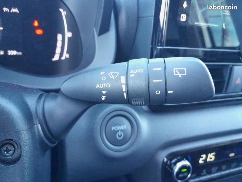 Toyota Yaris 116h Design 5p MY25 (image 27)