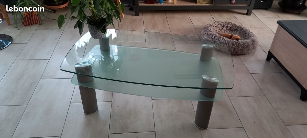 Table basse en verre et metal (image 1)