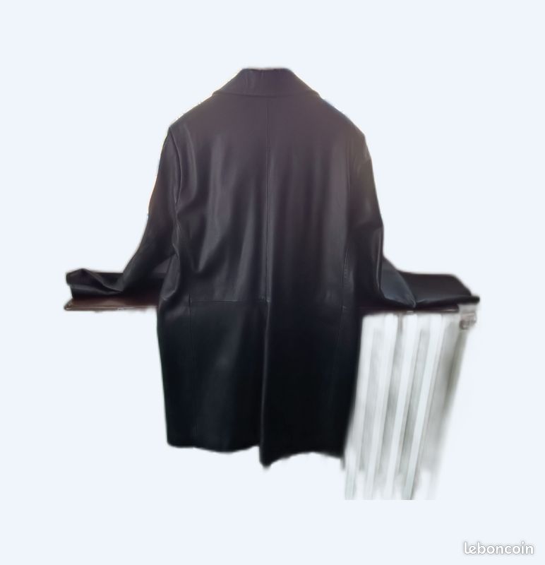 À vendre manteau 3/4 en cuir noir femme (image 1)