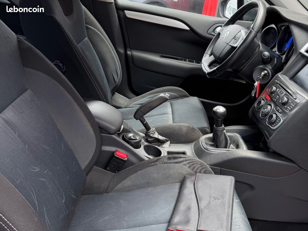 CITROEN C4 C4 HDi 90 Confort (image 30)