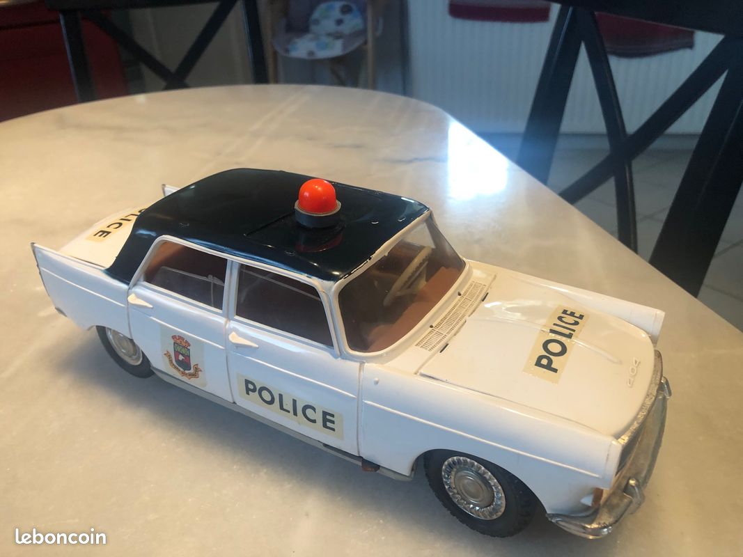Peugeot 404 police france jouet - Collection