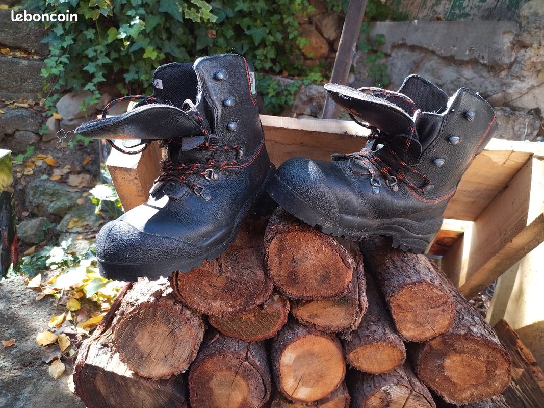 Vend paire de chaussures STIHL T39 (image 1)
