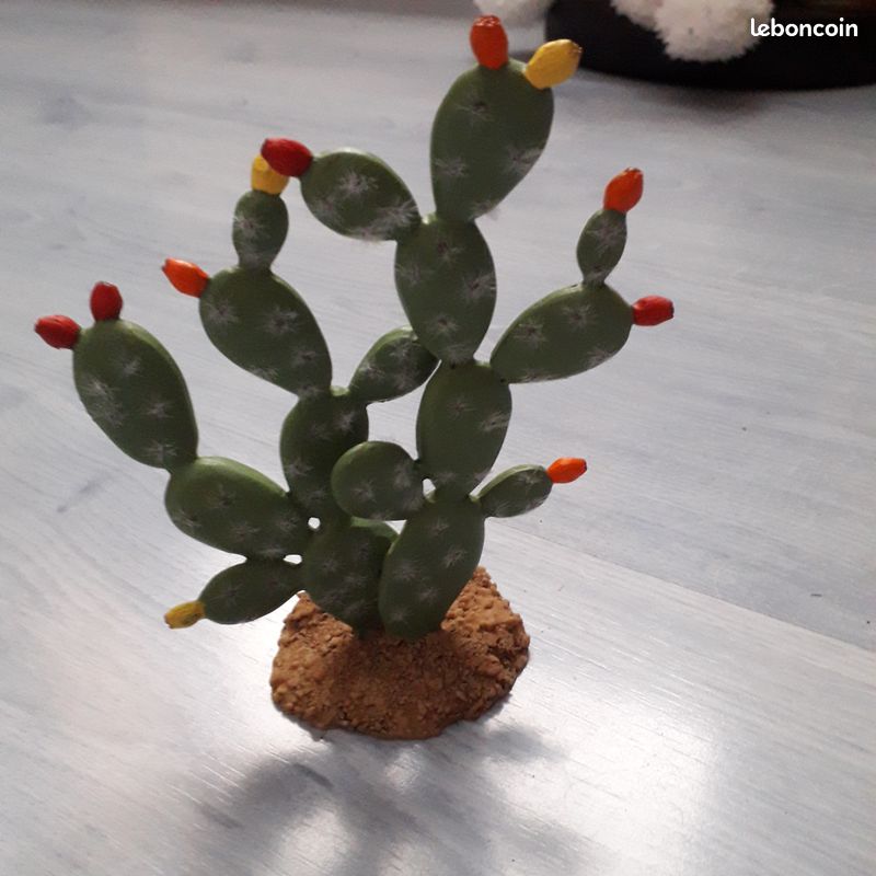 Cactus décoratif en résine pour maquette ou autre (image 1)