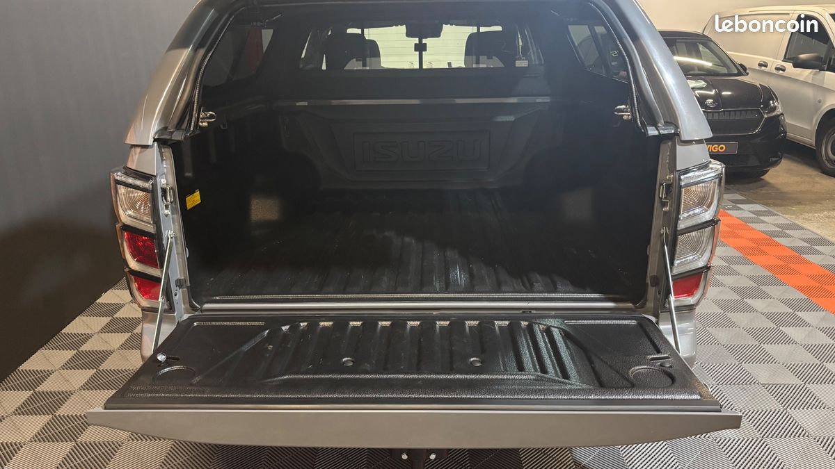 ISUZU D-MAX Dmax CREW 2,2L Nitro Sport / Pas de malus / TVA Récuperable / ATTELAGE /HARD TOP (image 47)