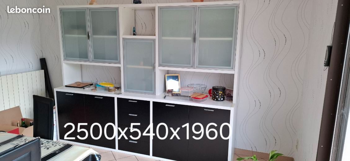 Living room (image 1)