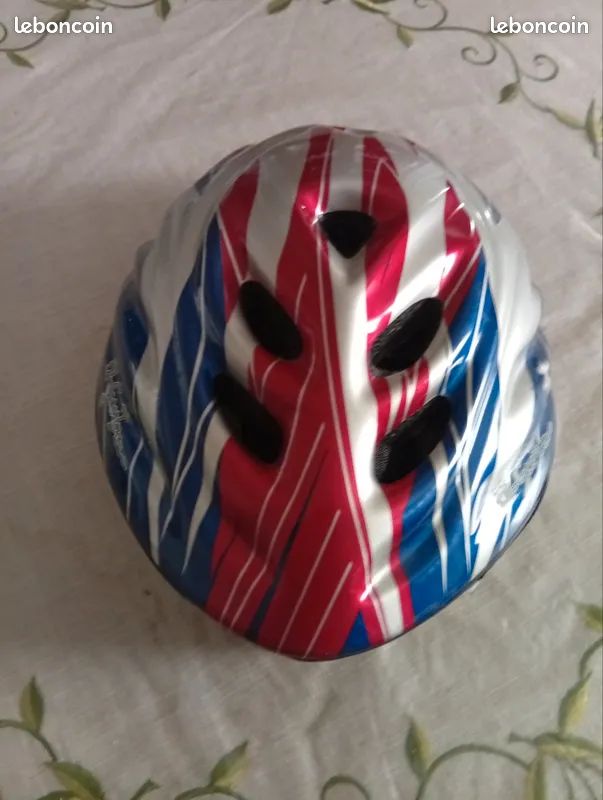 Casque vélo Royal Baby – Rouge, bleu et blanc (image 2)
