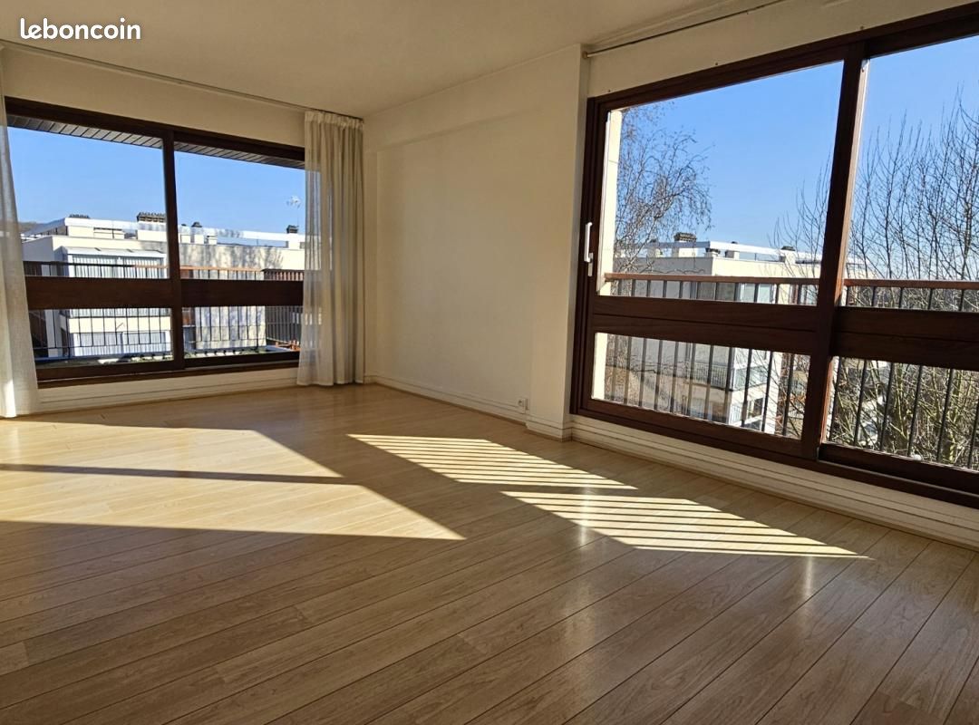 Appartement 6 pièces 107 m² · à Le Chesnay-Rocquencourt · 107 m² · 2 068 €/mois