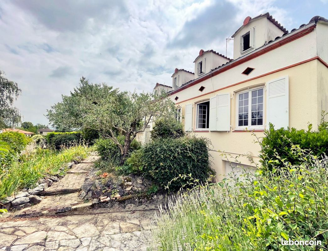 Maison 8 pièces 170 m² · à Escalquens · 170 m² · 320 000 €