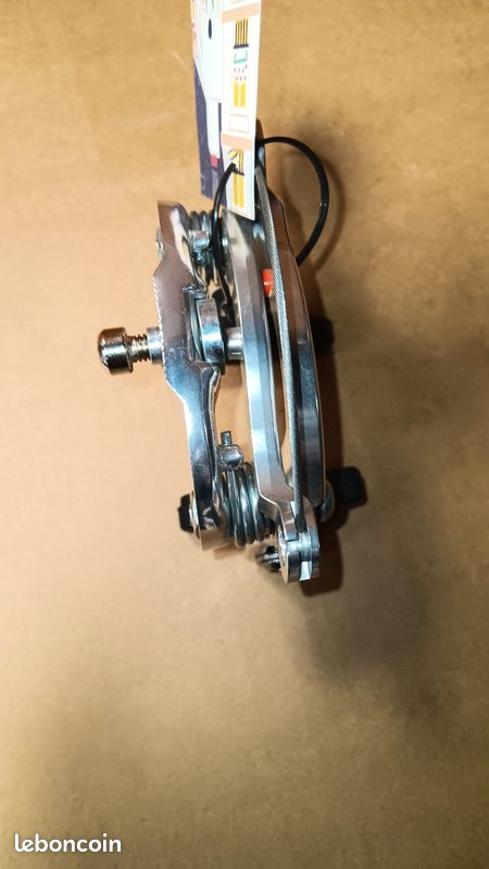 8W0615405AA Audi A4 S4 B9 Étrier de frein arrière, 50,00