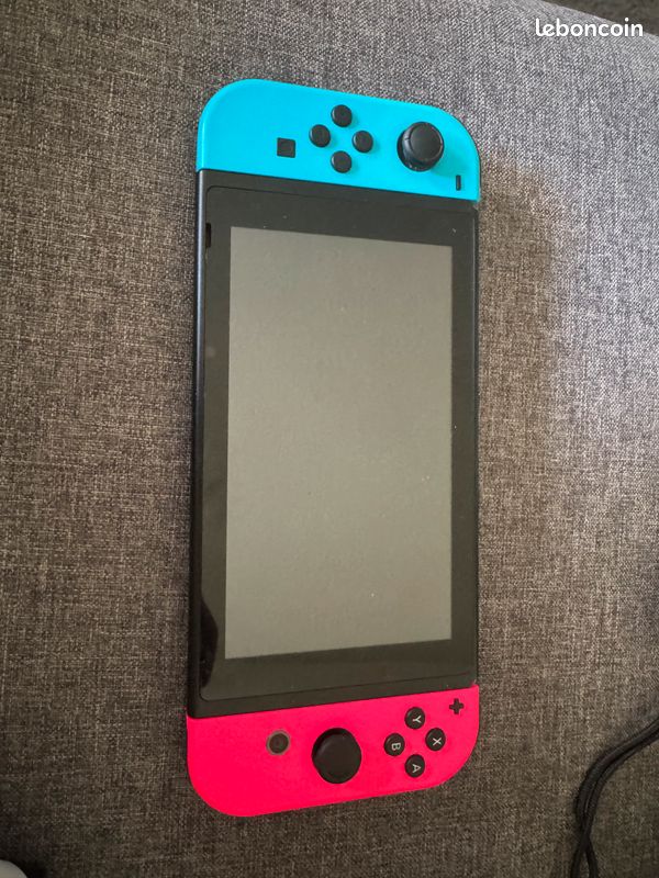 Vend Nintendo Switch très bon état (image 1)