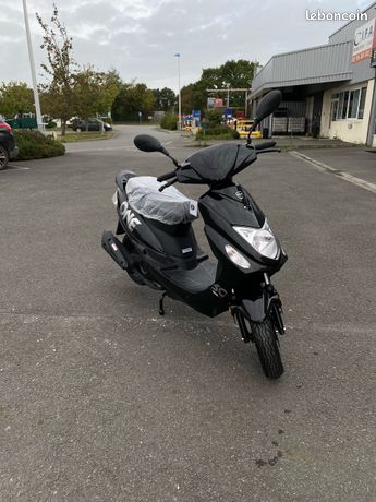 Le Scooter Neco One 50cc 12R pas cher chez scootcash !