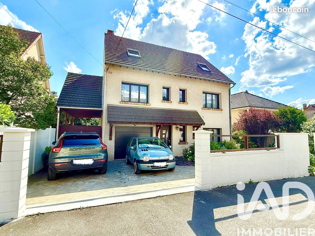 Maison 8 pièces 150 m² · à Sainte-Geneviève-des-Bois · 150 m² · 439 000 €