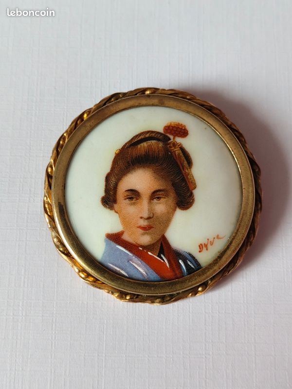 Broche Vintage En Porcelaine - Bijou Ancien Occasion - Détails Et Imperfections à Vérifier