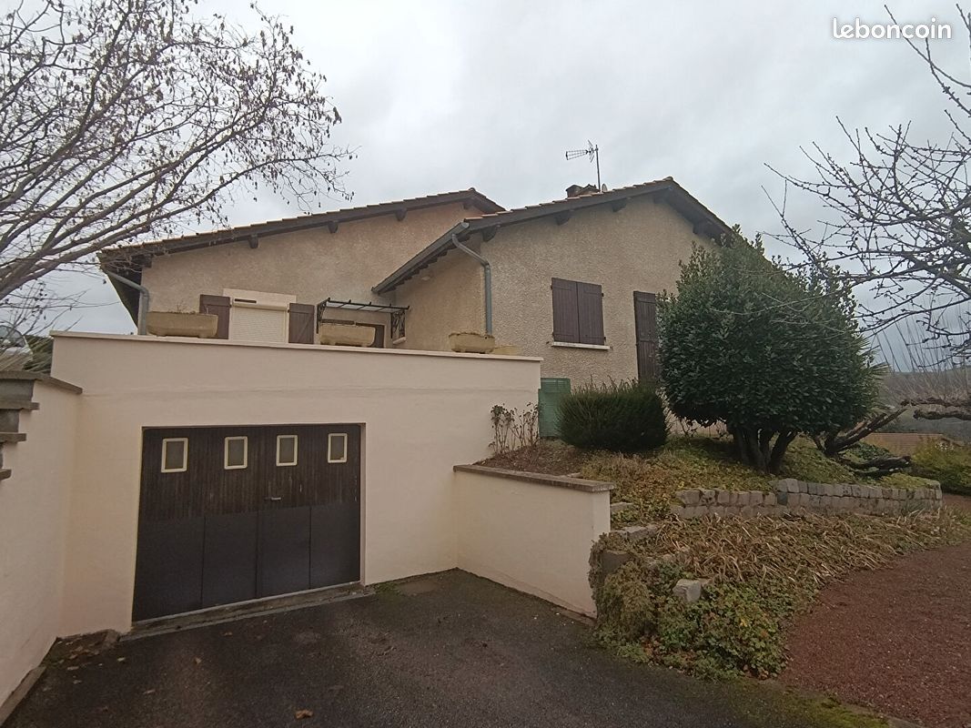 Maison 9 pièces 190 m² · à Régny · 190 m² · 235 000 €