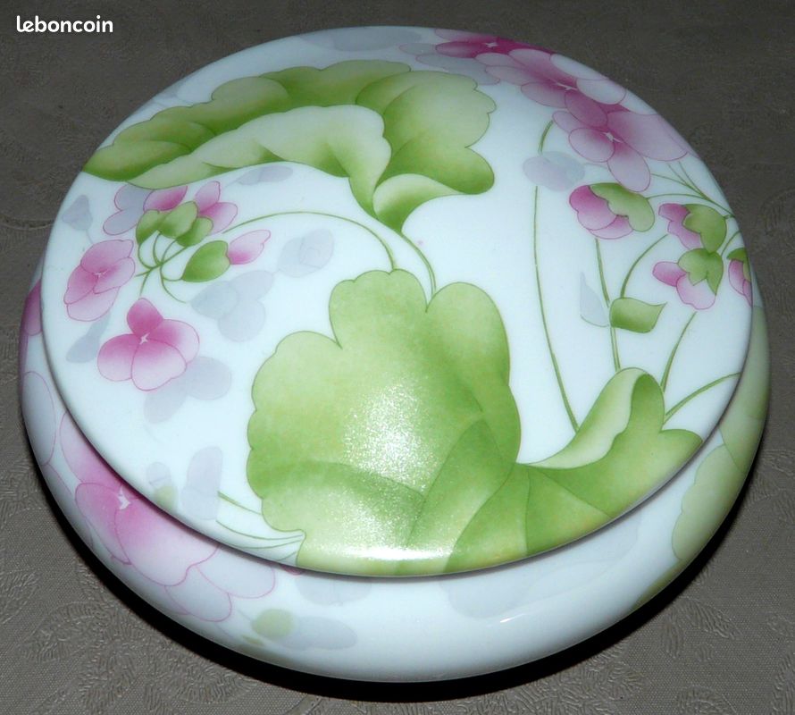 Boite à bijoux en porcelaine de Limoges PASTAUD (image 1)