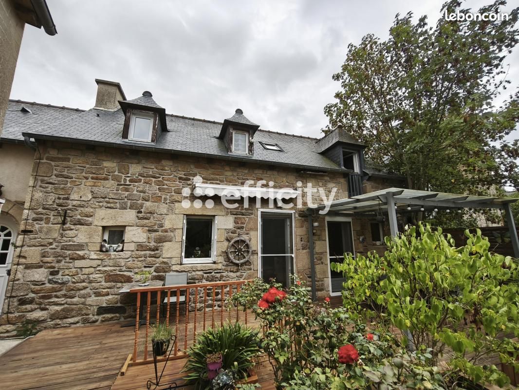 Maison 8 pièces 202 m² · à Sévignac · 202 m² · 272 990 €