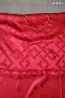 Coupon de Tissu Africain (Bazin Satiné) – Rouge Vif Brodé Col Perles (Or & Bordeaux) (image 5)