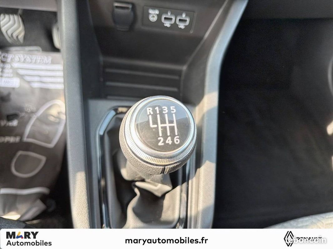 RENAULT Clio TCe 90 - 21N Limited (image 18)