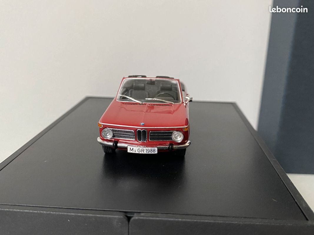 BMW 1600 Cabriolet Granada Red 1:43 80420145817 MINICHAMPS