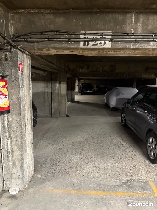 Parking (image 1)