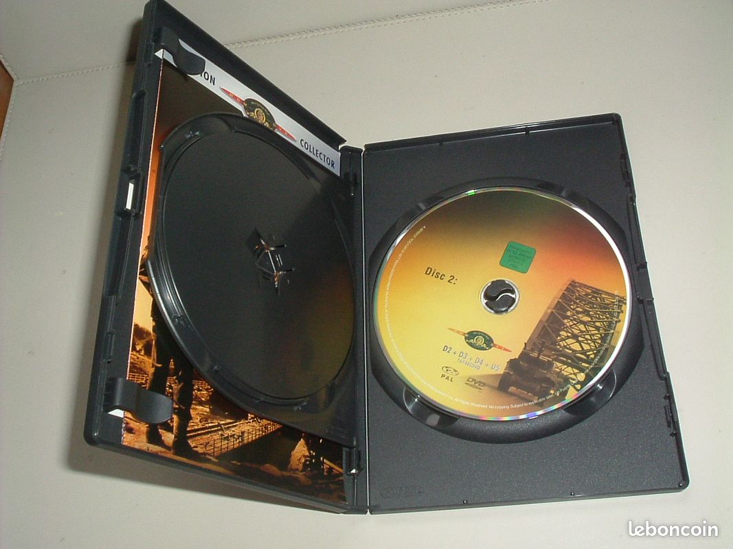 Coffret Edition Collector de 2 DVD film Un Pont Trop Loin (image 4)